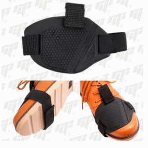 Evita el desgaste de tus zapatos al manejar moto con este protector resistente.
